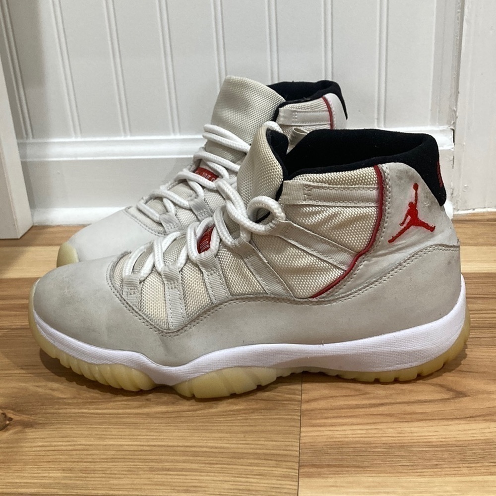Air Jordan 11 Retro Platinum Tint